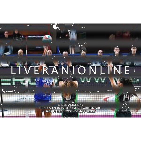 Serie A1 Tigota’ Igor Novara - Megabox Vallefoglia. Novara - 12 Novembre 2025. Nella foto Taylor Mims in pallonetto FOTO ANDREA MARANGON - AG ALDO LIVERANI SAS - Campionato Volley Femminile