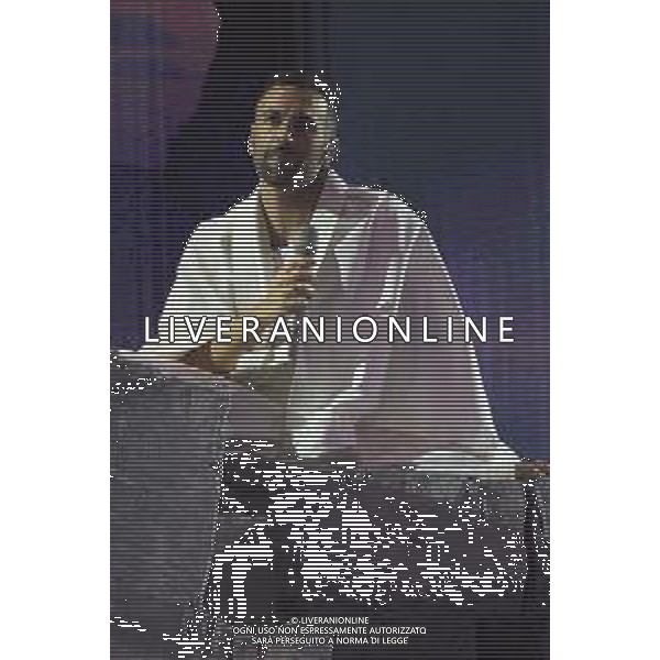 Roma 13 Novembre 2025 Marco Mengoni live al Palazzo dello Sport di Roma durante il suo ‘Live in Europe 2025’ Tour Nella Foto: Marco Mengoni Foto Credit: Andrea Bracaglia- AGENZIA ALDO LIVERANI SAS