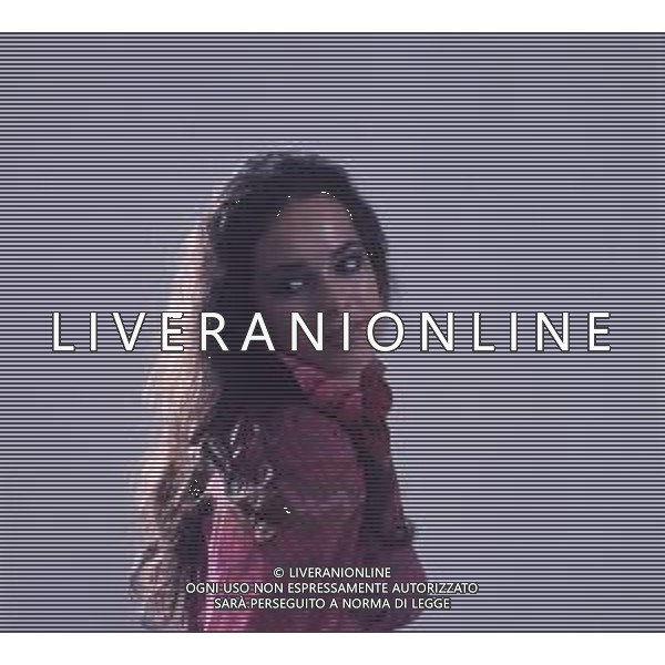 COL-RETROSPETTIVA DORA MORONI CANTANTE E PRESENTARICE TELEVISIVA NELLA FOTO DORA MORONI IN SALA DI POSA INIZIO CARRIERA AG ALDO LIVERANI SAS