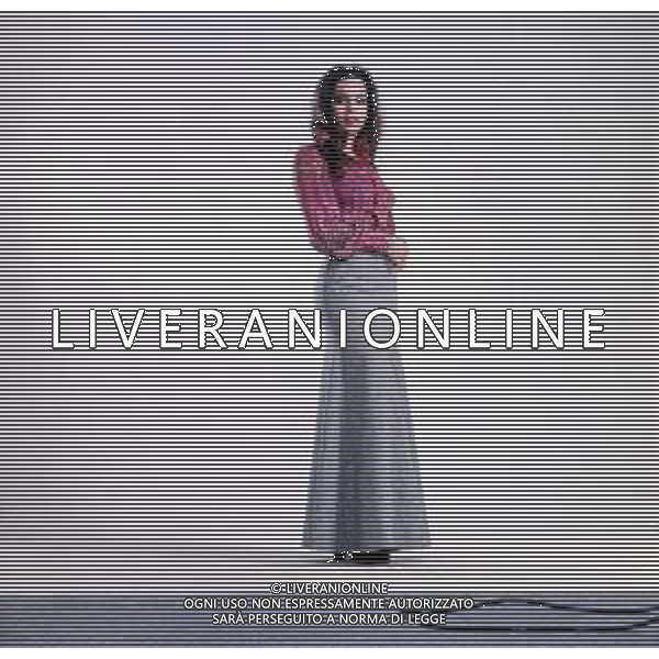 COL-RETROSPETTIVA DORA MORONI CANTANTE E PRESENTARICE TELEVISIVA NELLA FOTO DORA MORONI IN SALA DI POSA INIZIO CARRIERA AG ALDO LIVERANI SAS