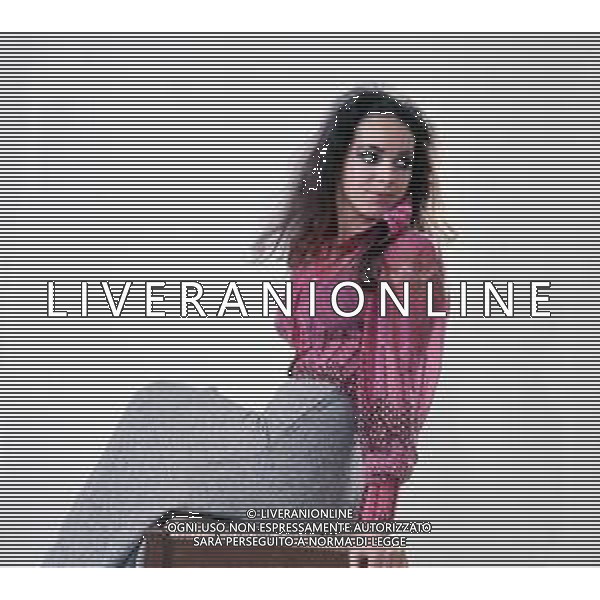 COL-RETROSPETTIVA DORA MORONI CANTANTE E PRESENTARICE TELEVISIVA NELLA FOTO DORA MORONI IN SALA DI POSA INIZIO CARRIERA AG ALDO LIVERANI SAS