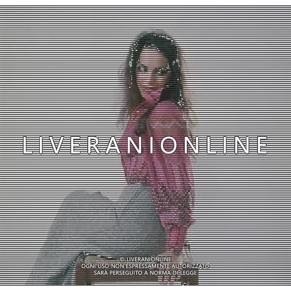 COL-RETROSPETTIVA DORA MORONI CANTANTE E PRESENTARICE TELEVISIVA NELLA FOTO DORA MORONI IN SALA DI POSA INIZIO CARRIERA AG ALDO LIVERANI SAS