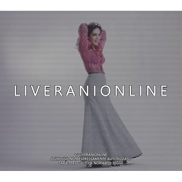 COL-RETROSPETTIVA DORA MORONI CANTANTE E PRESENTARICE TELEVISIVA NELLA FOTO DORA MORONI IN SALA DI POSA INIZIO CARRIERA AG ALDO LIVERANI SAS