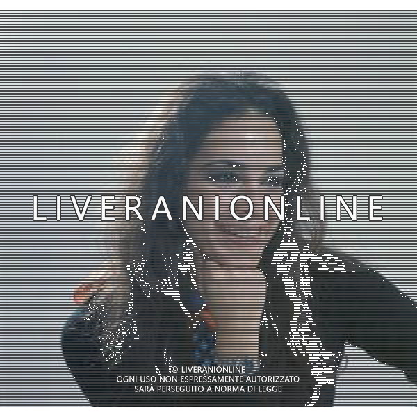 COL-RETROSPETTIVA DORA MORONI CANTANTE E PRESENTARICE TELEVISIVA NELLA FOTO DORA MORONI IN SALA DI POSA INIZIO CARRIERA AG ALDO LIVERANI SAS