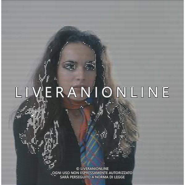 COL-RETROSPETTIVA DORA MORONI CANTANTE E PRESENTARICE TELEVISIVA NELLA FOTO DORA MORONI IN SALA DI POSA INIZIO CARRIERA AG ALDO LIVERANI SAS