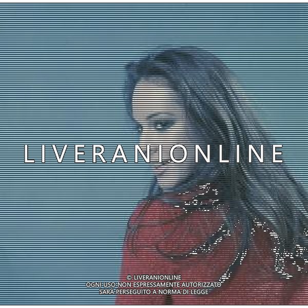 COL-RETROSPETTIVA DORA MORONI CANTANTE E PRESENTARICE TELEVISIVA NELLA FOTO DORA MORONI IN SALA DI POSA INIZIO CARRIERA AG ALDO LIVERANI SAS