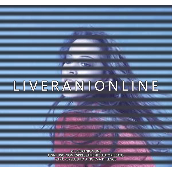 COL-RETROSPETTIVA DORA MORONI CANTANTE E PRESENTARICE TELEVISIVA NELLA FOTO DORA MORONI IN SALA DI POSA INIZIO CARRIERA AG ALDO LIVERANI SAS