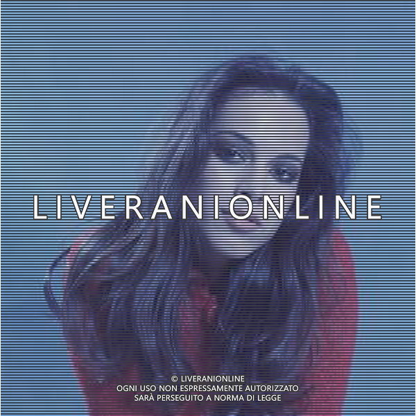 COL-RETROSPETTIVA DORA MORONI CANTANTE E PRESENTARICE TELEVISIVA NELLA FOTO DORA MORONI IN SALA DI POSA INIZIO CARRIERA AG ALDO LIVERANI SAS