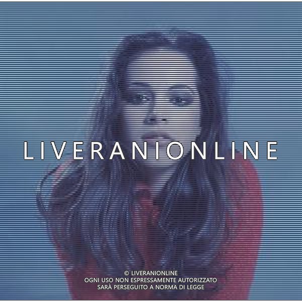 COL-RETROSPETTIVA DORA MORONI CANTANTE E PRESENTARICE TELEVISIVA NELLA FOTO DORA MORONI IN SALA DI POSA INIZIO CARRIERA AG ALDO LIVERANI SAS