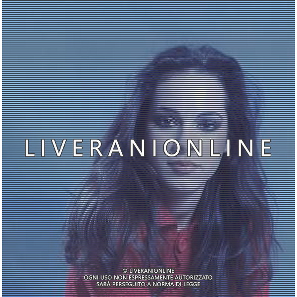 COL-RETROSPETTIVA DORA MORONI CANTANTE E PRESENTARICE TELEVISIVA NELLA FOTO DORA MORONI IN SALA DI POSA INIZIO CARRIERA AG ALDO LIVERANI SAS