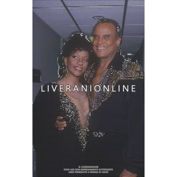 DIAP-RETROSPETTIVA -HARRY BELEFONTE CANTANTE NELLA FOTO HARRY BELAFONTE NELL\'ANNO 1988 A MILANO OSPITE DELLA TRSMISSIONE TELEVISIVA “RAFFAELLA CARRA\' SHOW “ AG ALDO LIVERANI SAS