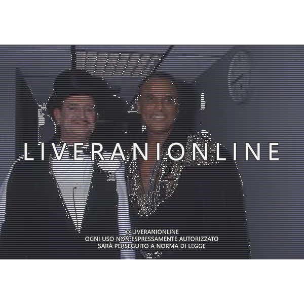 DIAP-RETROSPETTIVA -HARRY BELEFONTE CANTANTE NELLA FOTO HARRY BELAFONTE NELL\'ANNO 1988 A MILANO OSPITE DELLA TRSMISSIONE TELEVISIVA “RAFFAELLA CARRA\' SHOW “ AG ALDO LIVERANI SAS