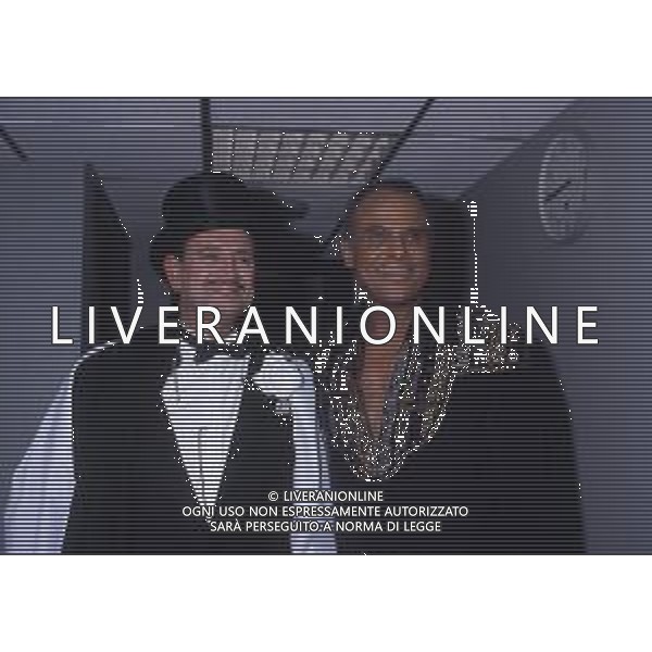 DIAP-RETROSPETTIVA -HARRY BELEFONTE CANTANTE NELLA FOTO HARRY BELAFONTE NELL\'ANNO 1988 A MILANO OSPITE DELLA TRSMISSIONE TELEVISIVA “RAFFAELLA CARRA\' SHOW “ AG ALDO LIVERANI SAS