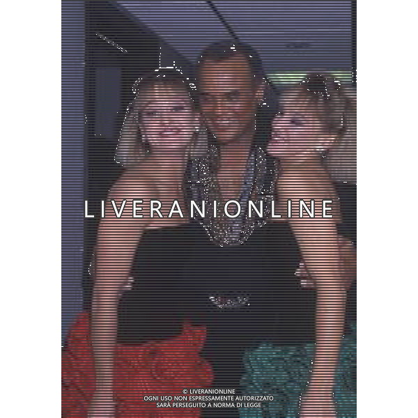 DIAP-RETROSPETTIVA -HARRY BELEFONTE CANTANTE NELLA FOTO HARRY BELAFONTE NELL\'ANNO 1988 A MILANO OSPITE DELLA TRSMISSIONE TELEVISIVA “RAFFAELLA CARRA\' SHOW “ AG ALDO LIVERANI SAS