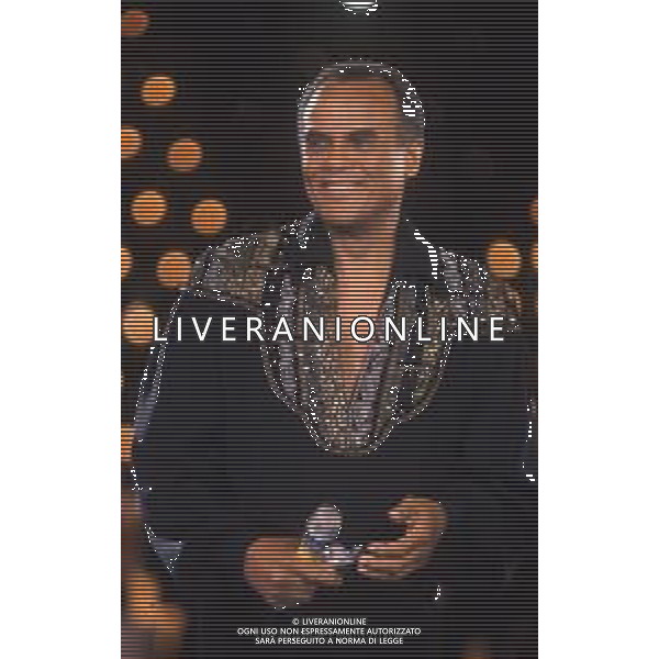 DIAP-RETROSPETTIVA -HARRY BELEFONTE CANTANTE NELLA FOTO HARRY BELAFONTE NELL\'ANNO 1988 A MILANO OSPITE DELLA TRSMISSIONE TELEVISIVA “RAFFAELLA CARRA\' SHOW “ AG ALDO LIVERANI SAS