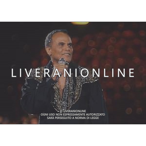DIAP-RETROSPETTIVA -HARRY BELEFONTE CANTANTE NELLA FOTO HARRY BELAFONTE NELL\'ANNO 1988 A MILANO OSPITE DELLA TRSMISSIONE TELEVISIVA “RAFFAELLA CARRA\' SHOW “ AG ALDO LIVERANI SAS
