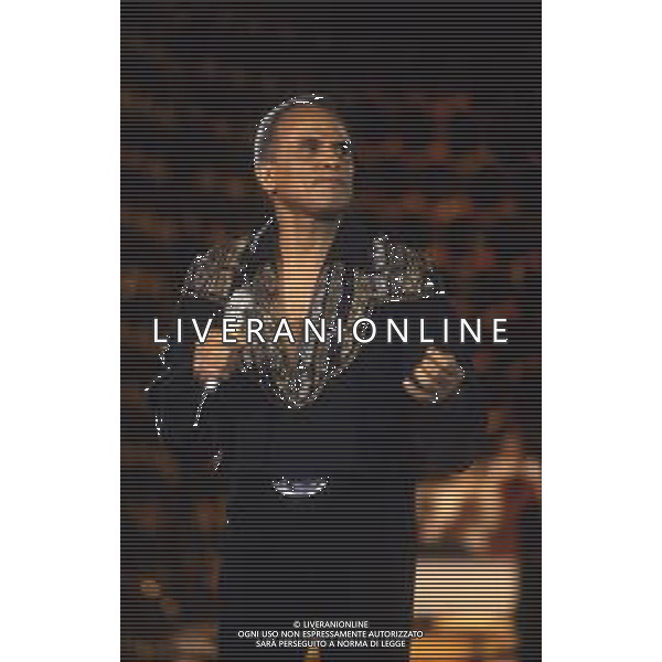 DIAP-RETROSPETTIVA -HARRY BELEFONTE CANTANTE NELLA FOTO HARRY BELAFONTE NELL\'ANNO 1988 A MILANO OSPITE DELLA TRSMISSIONE TELEVISIVA “RAFFAELLA CARRA\' SHOW “ AG ALDO LIVERANI SAS