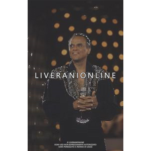 DIAP-RETROSPETTIVA -HARRY BELEFONTE CANTANTE NELLA FOTO HARRY BELAFONTE NELL\'ANNO 1988 A MILANO OSPITE DELLA TRSMISSIONE TELEVISIVA “RAFFAELLA CARRA\' SHOW “ AG ALDO LIVERANI SAS