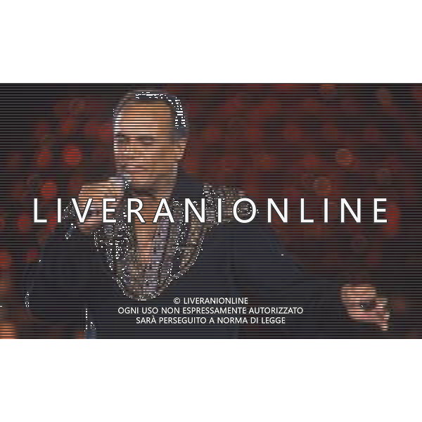 DIAP-RETROSPETTIVA -HARRY BELEFONTE CANTANTE NELLA FOTO HARRY BELAFONTE NELL\'ANNO 1988 A MILANO OSPITE DELLA TRSMISSIONE TELEVISIVA “RAFFAELLA CARRA\' SHOW “ AG ALDO LIVERANI SAS