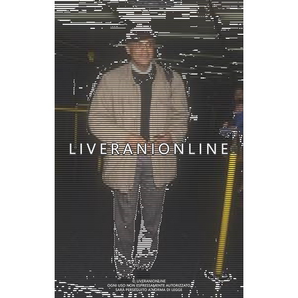 DIAP-RETROSPETTIVA -HARRY BELEFONTE CANTANTE NELLA FOTO HARRY BELAFONTE NELL\'ANNO 1988 IN AEROPORTO A ROMA AG ALDO LIVERANI SAS