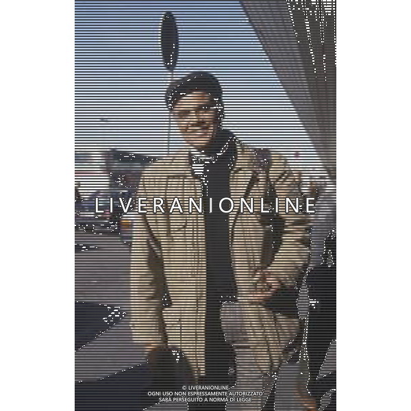 DIAP-RETROSPETTIVA -HARRY BELEFONTE CANTANTE NELLA FOTO HARRY BELAFONTE NELL\'ANNO 1988 IN AEROPORTO A ROMA AG ALDO LIVERANI SAS