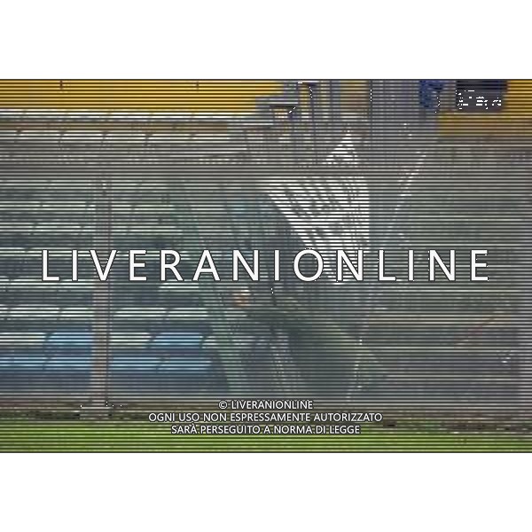 NEG-25-03-2001 PISA-CAMPIONATO DI CALCIO SERIE B PISA-LIVORNO 0-2 A TAVOLINO PER DISORDINI TRA LE TIFOSERIE NELLA FOTO INCIDENTI SUGLI SPALTI AG ALDO LIVERANI SAS