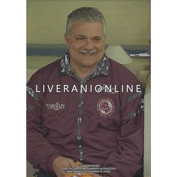 NEG-25-03-2001 PISA-CAMPIONATO DI CALCIO SERIE B PISA-LIVORNO 0-2 A TAVOLINO PER DISORDINI TRA LE TIFOSERIE NELLA FOTO OSVALDO IACONI ALLENATORE LIVORNO CALCIO AG ALDO LIVERANI SAS