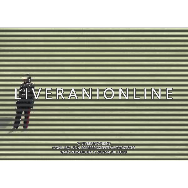 NEG-25-03-2001 PISA-CAMPIONATO DI CALCIO SERIE B PISA-LIVORNO 0-2 A TAVOLINO PER DISORDINI TRA LE TIFOSERIE NELLA FOTO CARABINIERI SUGLI SPALTI AG ALDO LIVERANI SAS