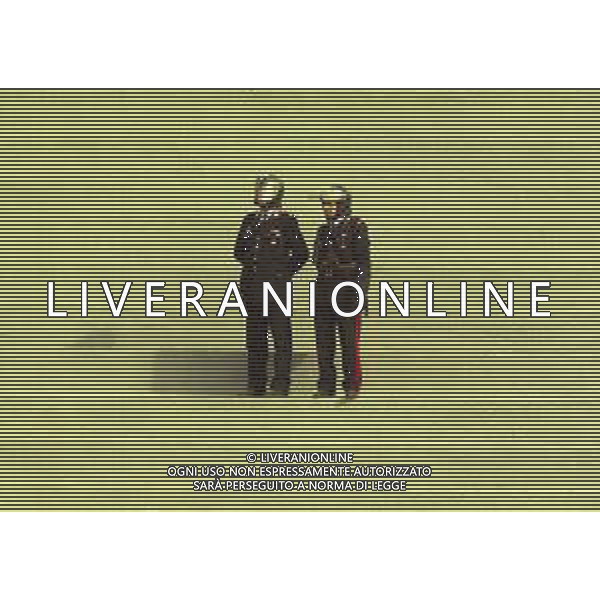 NEG-25-03-2001 PISA-CAMPIONATO DI CALCIO SERIE B PISA-LIVORNO 0-2 A TAVOLINO PER DISORDINI TRA LE TIFOSERIE NELLA FOTO CARABINIERI SUGLI SPALTI AG ALDO LIVERANI SAS