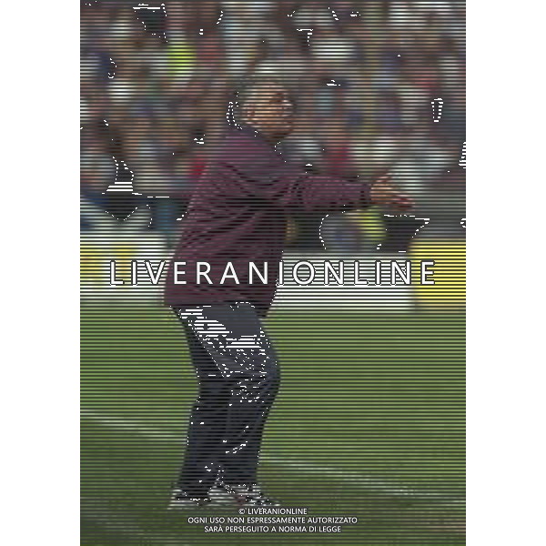 NEG-25-03-2001 PISA-CAMPIONATO DI CALCIO SERIE B PISA-LIVORNO 0-2 A TAVOLINO PER DISORDINI TRA LE TIFOSERIE NELLA FOTO OSVALDO IACONI ALLENATORE LIVORNO CALCIO AG ALDO LIVERANI SAS