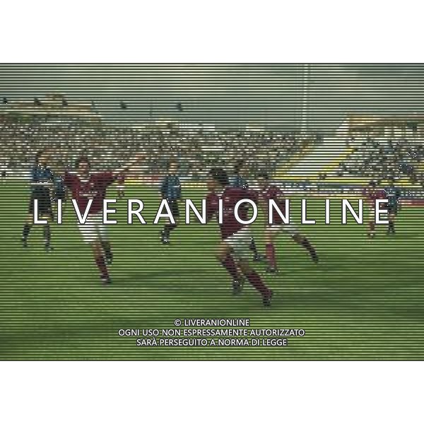 NEG-25-03-2001 PISA-CAMPIONATO DI CALCIO SERIE B PISA-LIVORNO 0-2 A TAVOLINO PER DISORDINI TRA LE TIFOSERIE NELLA FOTO RIGORE IGOR PROTTI AG ALDO LIVERANI SAS