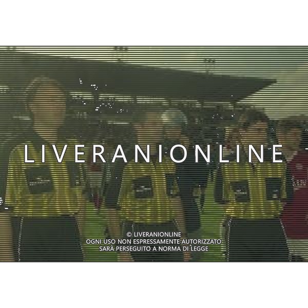 NEG-25-03-2001 PISA-CAMPIONATO DI CALCIO SERIE B PISA-LIVORNO 0-2 A TAVOLINO PER DISORDINI TRA LE TIFOSERIE NELLA FOTO L\'ARBITRO ANTONIO DATTILO AG ALDO LIVERANI SAS