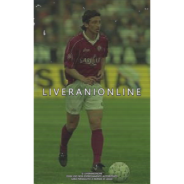 NEG-25-03-2001 PISA-CAMPIONATO DI CALCIO SERIE B PISA-LIVORNO 0-2 A TAVOLINO PER DISORDINI TRA LE TIFOSERIE NELLA FOTO AZIONE DI GIOCO AG ALDO LIVERANI SAS