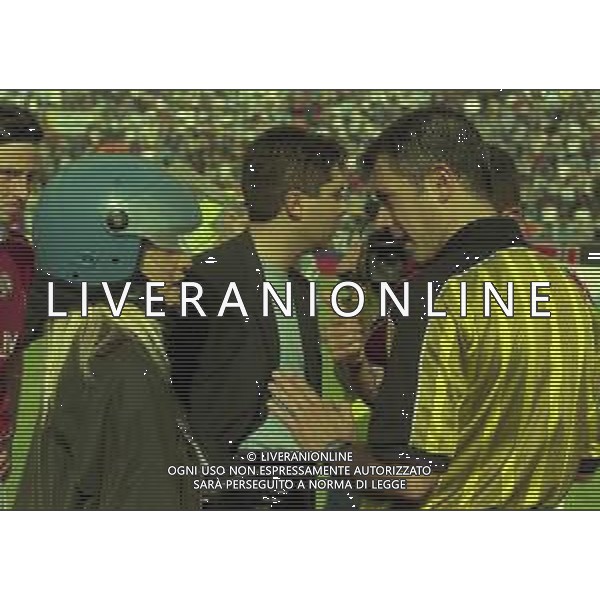 NEG-25-03-2001 PISA-CAMPIONATO DI CALCIO SERIE B PISA-LIVORNO 0-2 A TAVOLINO PER DISORDINI TRA LE TIFOSERIE NELLA FOTO L\'ARBITRO ANTONIO DATTILO AG ALDO LIVERANI SAS