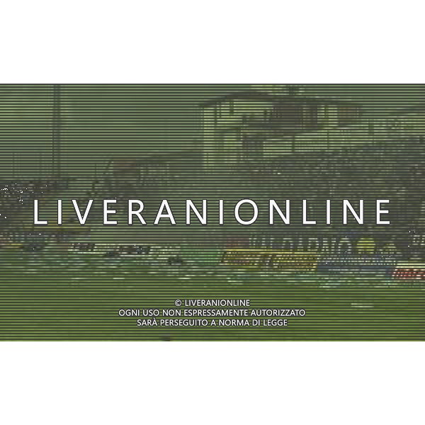 NEG-25-03-2001 PISA-CAMPIONATO DI CALCIO SERIE B PISA-LIVORNO 0-2 A TAVOLINO PER DISORDINI TRA LE TIFOSERIE NELLA FOTO SEGGIOLINI LANCIATI IN CAMPO AG ALDO LIVERANI SAS 