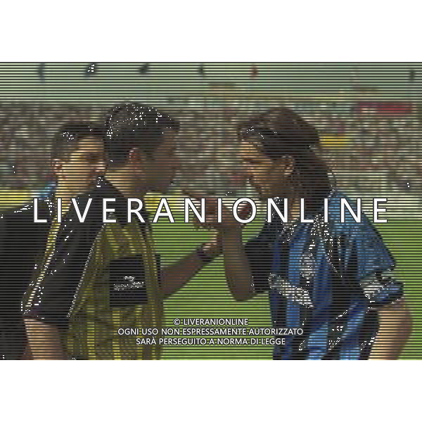 NEG-25-03-2001 PISA-CAMPIONATO DI CALCIO SERIE B PISA-LIVORNO 0-2 A TAVOLINO PER DISORDINI TRA LE TIFOSERIE NELLA FOTO L\'ARBITRO ANTONIO DATTILO AG ALDO LIVERANI SAS