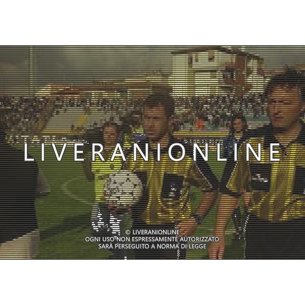 NEG-25-03-2001 PISA-CAMPIONATO DI CALCIO SERIE B PISA-LIVORNO 0-2 A TAVOLINO PER DISORDINI TRA LE TIFOSERIE NELLA FOTO L\'ARBITRO ANTONIO DATTILO AG ALDO LIVERANI SAS