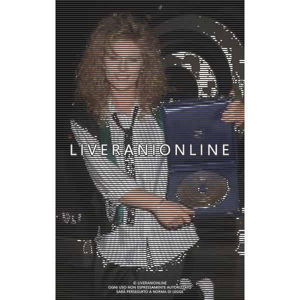 DIAP- RETROSPETTIVA LENA BIOLCATI CANTANTE NELLA FOTO LENA BIOLCATI A SAINT VINCENT ESTATE NELL’ANNO 1986 DURANTE LA PREMIAZIONE AG ALDO LIVERANI SAS