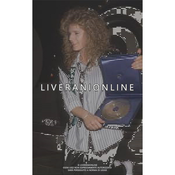 DIAP- RETROSPETTIVA LENA BIOLCATI CANTANTE NELLA FOTO LENA BIOLCATI A SAINT VINCENT ESTATE NELL’ANNO 1986 DURANTE LA PREMIAZIONE AG ALDO LIVERANI SAS