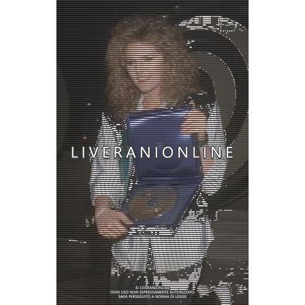 DIAP- RETROSPETTIVA LENA BIOLCATI CANTANTE NELLA FOTO LENA BIOLCATI A SAINT VINCENT ESTATE NELL’ANNO 1986 DURANTE LA PREMIAZIONE AG ALDO LIVERANI SAS