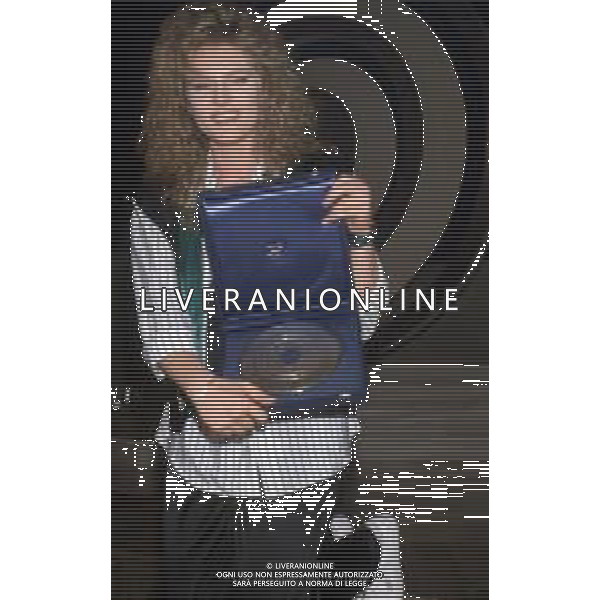 DIAP- RETROSPETTIVA LENA BIOLCATI CANTANTE NELLA FOTO LENA BIOLCATI A SAINT VINCENT ESTATE NELL’ANNO 1986 DURANTE LA PREMIAZIONE AG ALDO LIVERANI SAS