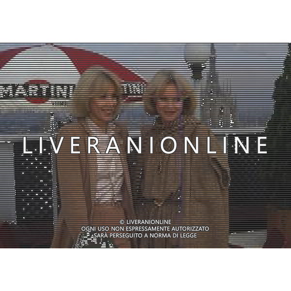 DIAP-RETROSPETTIVA ELLEN E ALICE KESSLER E BALLERINE NELLA FOTO ALICE E ELLEN KESSLER A MILANO NELL\'ANNO 1980 A TERRAZZA MARTINI AG ALDO LIVERANI SAS