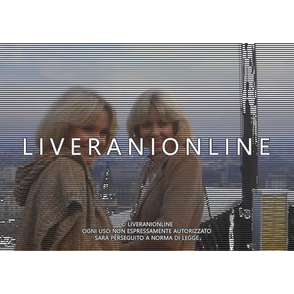 DIAP-RETROSPETTIVA ELLEN E ALICE KESSLER E BALLERINE NELLA FOTO ALICE E ELLEN KESSLER A MILANO NELL\'ANNO 1980 A TERRAZZA MARTINI AG ALDO LIVERANI SAS