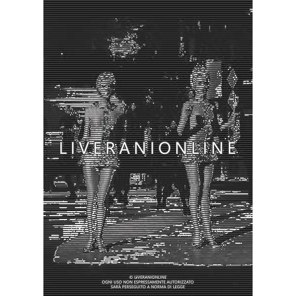 NEG-RETROSPETTIVA ELLEN E ALICE KESSLER BALLERINE NELLA FOTO ELLEN KESSLER E ALICE KESSLER NELL\'ANNO 1969 NELLA TRASMISSIONE CANZONISSIMA AG ALDO LIVERANI SAS 