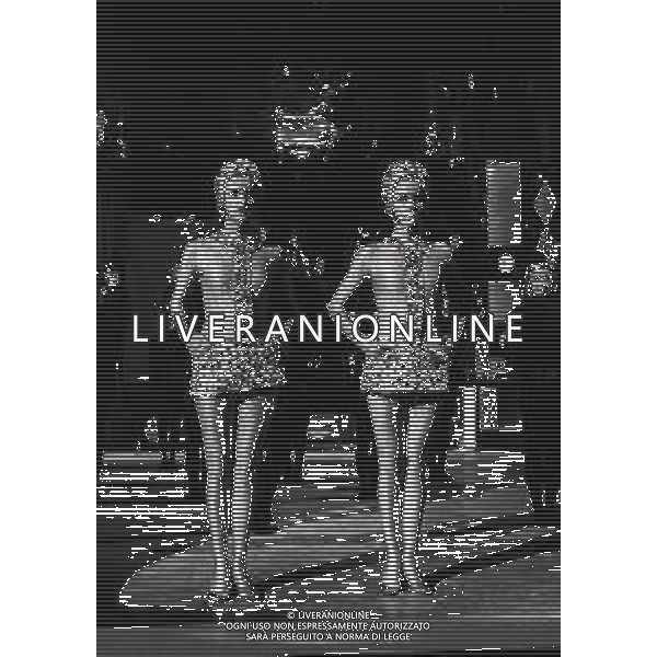 NEG-RETROSPETTIVA ELLEN E ALICE KESSLER BALLERINE NELLA FOTO ELLEN KESSLER E ALICE KESSLER NELL\'ANNO 1969 NELLA TRASMISSIONE CANZONISSIMA AG ALDO LIVERANI SAS 