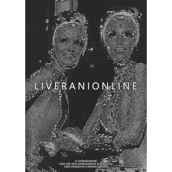 NEG-RETROSPETTIVA ELLEN E ALICE KESSLER BALLERINE NELLA FOTO ELLEN KESSLER E ALICE KESSLER NELL\'ANNO 1969 NELLA TRASMISSIONE CANZONISSIMA AG ALDO LIVERANI SAS 