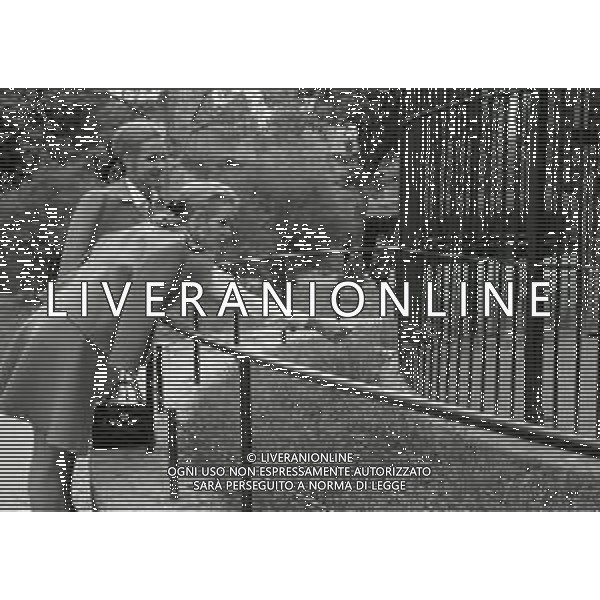 NEG-RETROSPETTIVA ELLEN E ALICE KESSLER BALLERINE NELLA FOTO ELLEN KESSLER E ALICE KESSLER NELL\'ANNO 1969 A ROMA AG ALDO LIVERANI SAS   