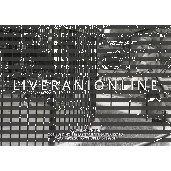 NEG-RETROSPETTIVA ELLEN E ALICE KESSLER BALLERINE NELLA FOTO ELLEN KESSLER E ALICE KESSLER NELL\'ANNO 1969 A ROMA AG ALDO LIVERANI SAS  