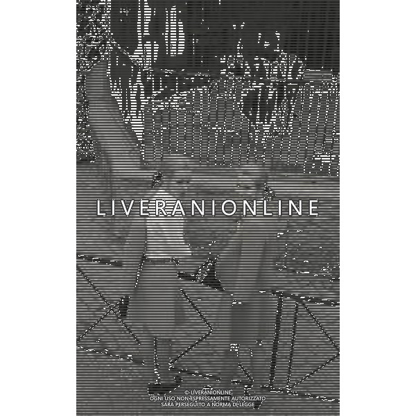 NEG-RETROSPETTIVA ELLEN E ALICE KESSLER BALLERINE NELLA FOTO ELLEN KESSLER E ALICE KESSLER NELL\'ANNO 1969 A ROMA AG ALDO LIVERANI SAS  