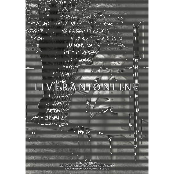 NEG-RETROSPETTIVA ELLEN E ALICE KESSLER BALLERINE NELLA FOTO ELLEN KESSLER E ALICE KESSLER NELL\'ANNO 1969 A ROMA AG ALDO LIVERANI SAS    